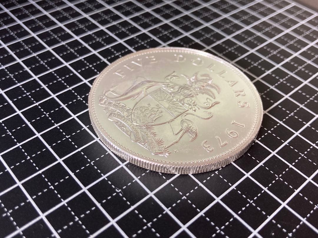 【バハマ】エリザベス 5ドル超大型銀貨(1973年)