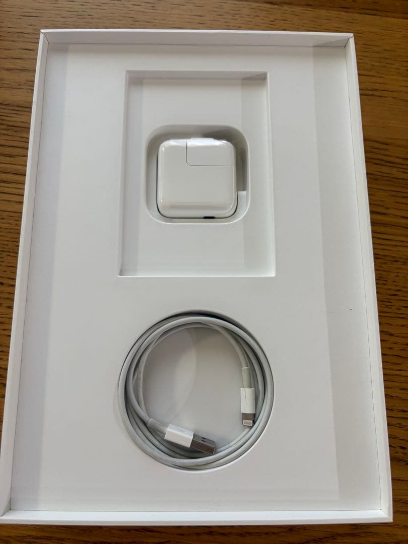 iPad 第七世代　Wi-Fi 32GB Space Gray