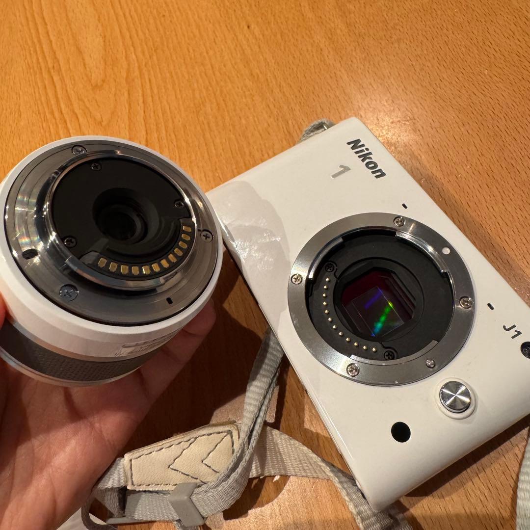 Nikon ニコン 1 J1 ホワイト レンズセット ミラーレス一眼カメラ