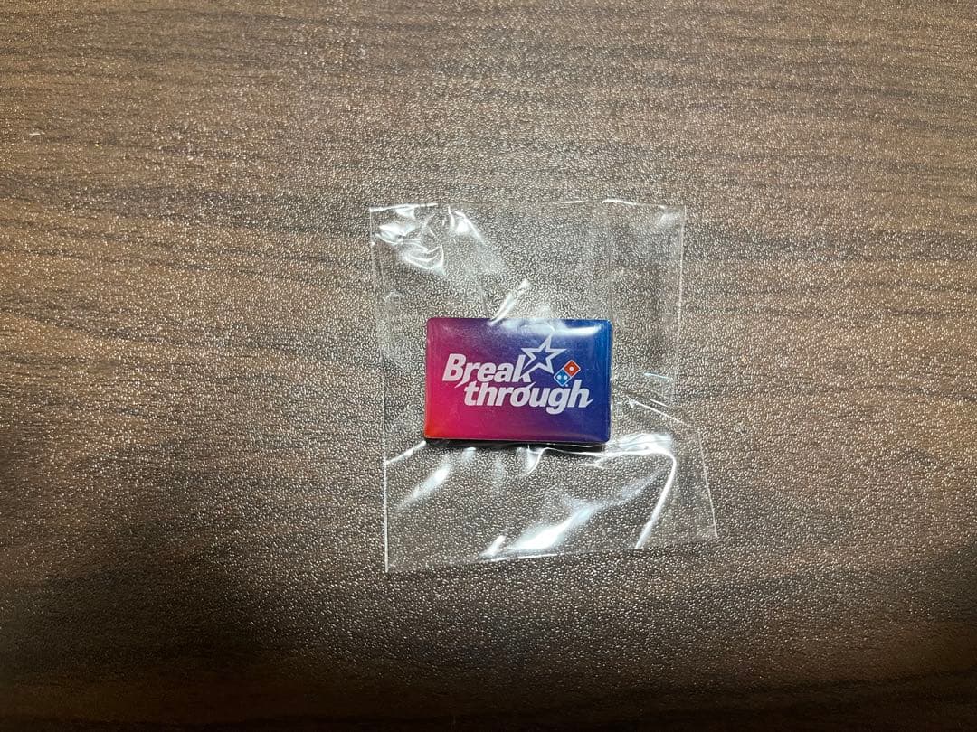 dominospizza ドミノピザ ピンバッジ　rarry 1000店舗記念