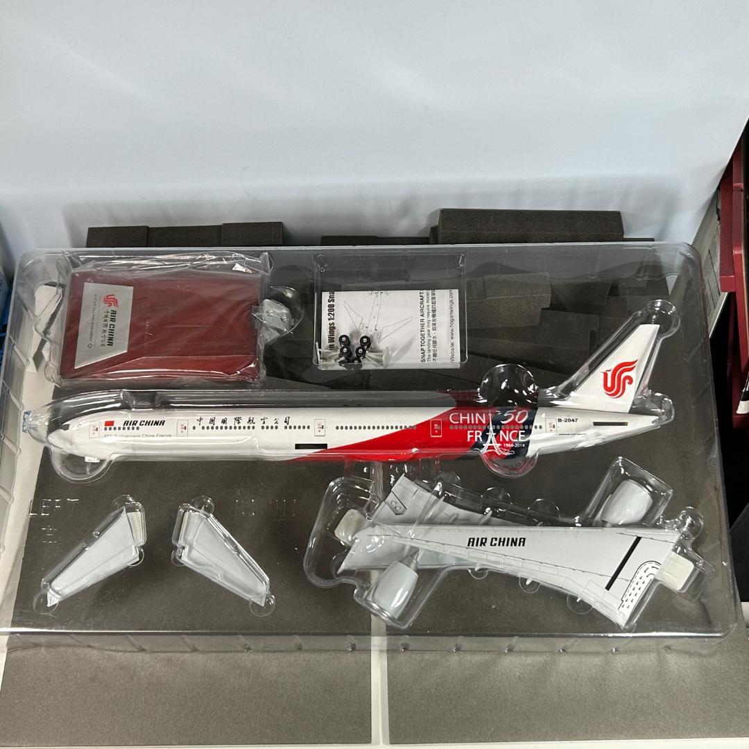 1/200 ホーガン B777-300ER 中国国際航空 中仏国交50周年塗装