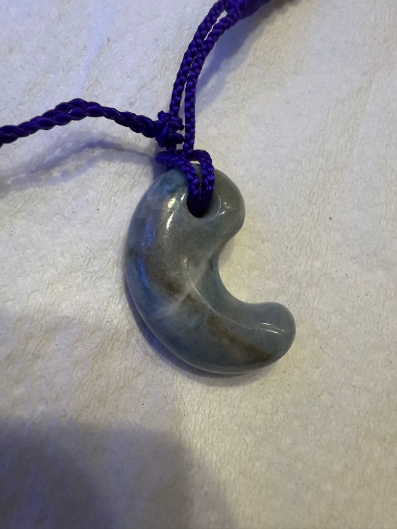 糸魚川翡翠‼️コン沢翡翠‼️青翡翠‼️勾玉‼️送料無料‼️