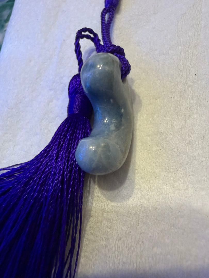 糸魚川翡翠‼️コン沢翡翠‼️青翡翠‼️勾玉‼️送料無料‼️