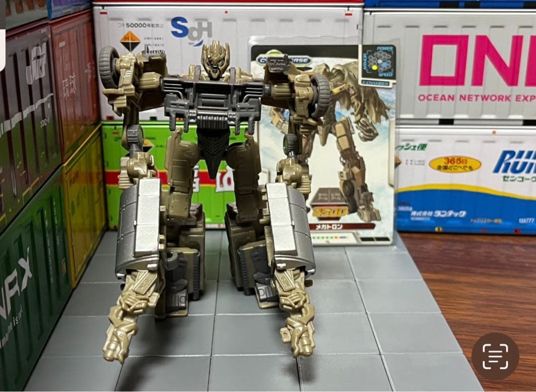 ★トランスフォーマー サイバーバース　ダークオブザムーン