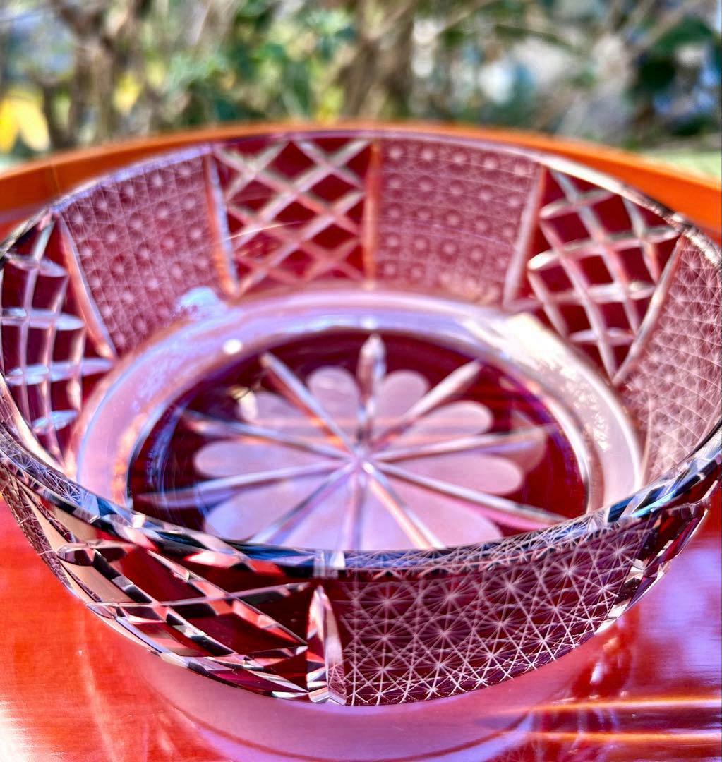 華硝　江戸切子　鉢　中鉢　飾り皿　糸菊つなぎ紋様　赤色カットガラスボウル