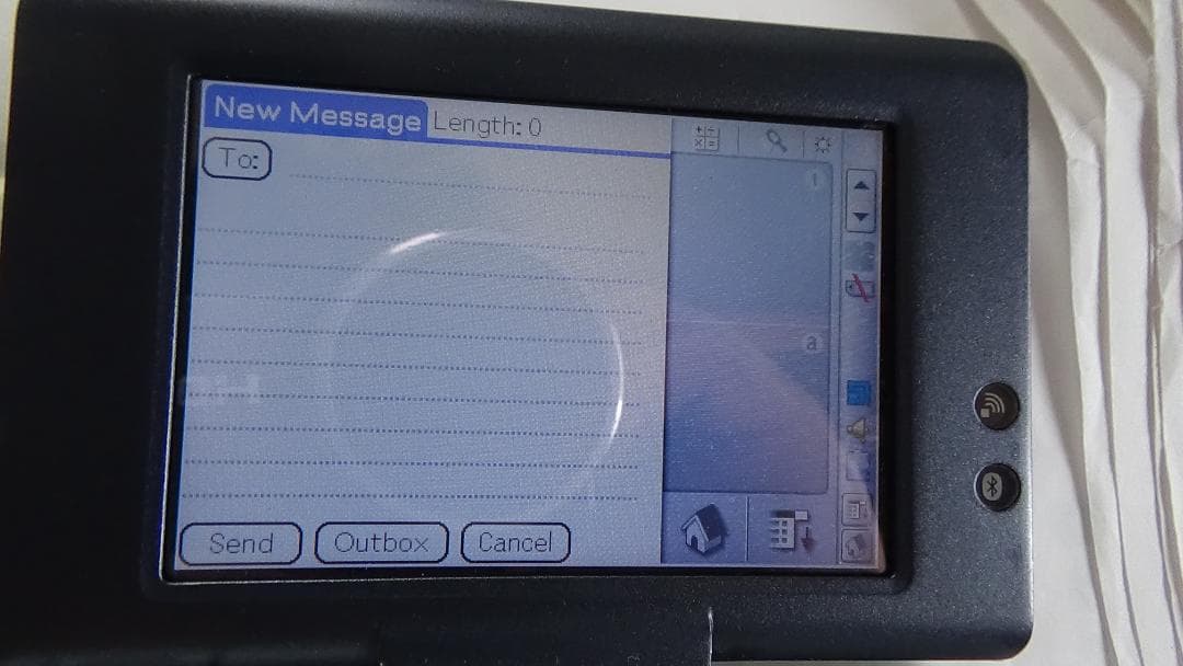 CLIE PEG-UX50英語版。スタイラス、ハンドストラップはありません。