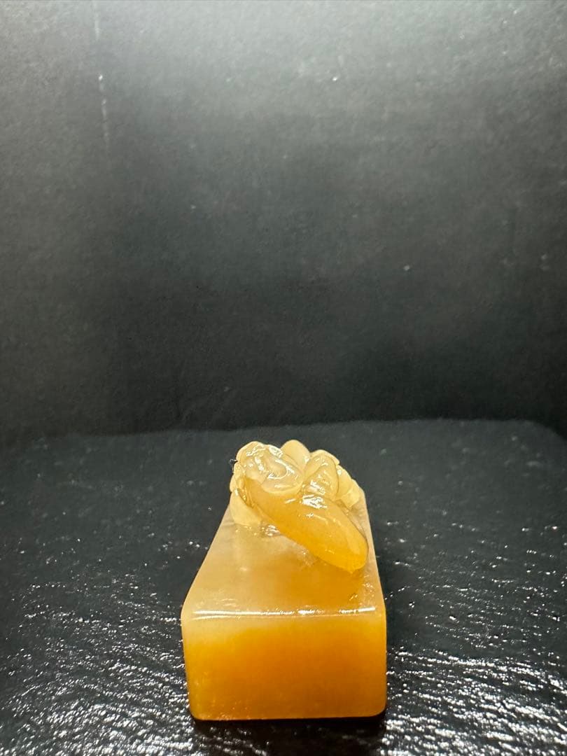 94ラオス石　瑞獣　北部黄　印石　印材　引首　4.6*2.4*2.9