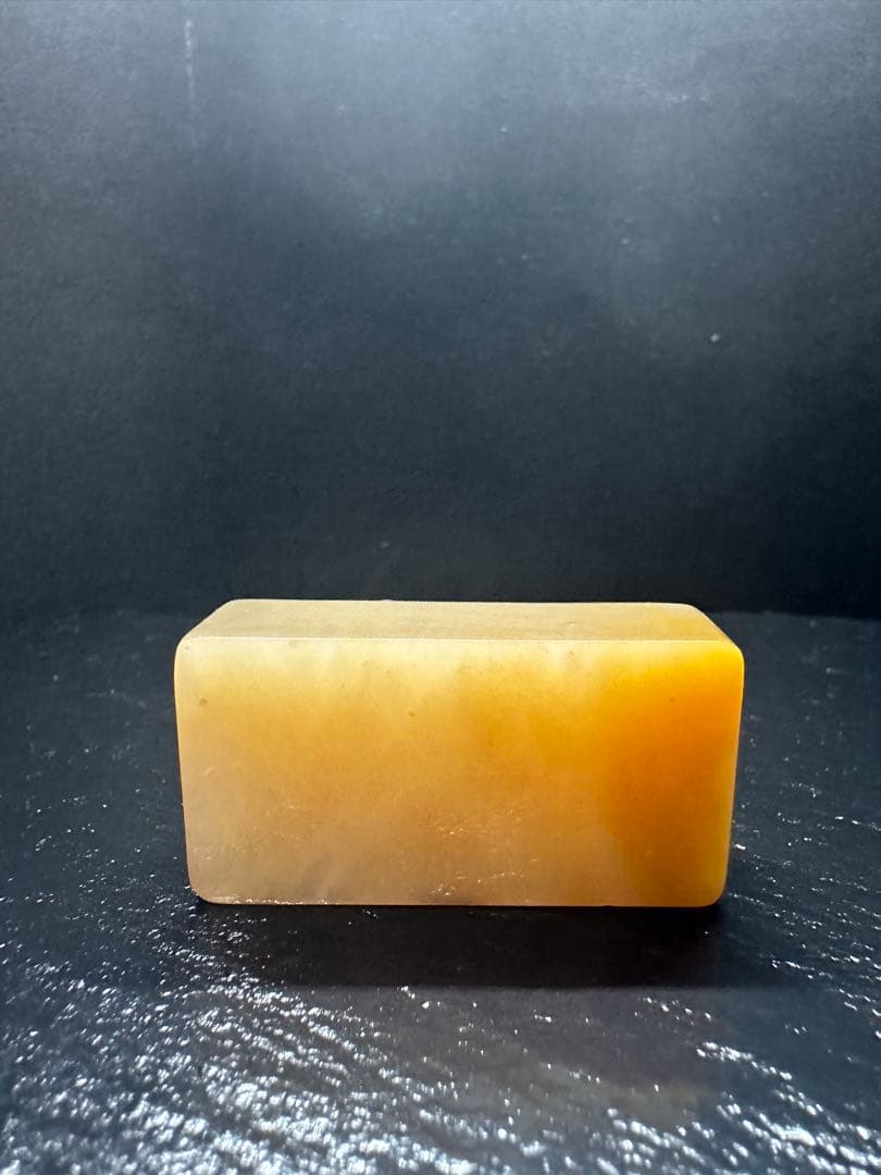 94ラオス石　瑞獣　北部黄　印石　印材　引首　4.6*2.4*2.9