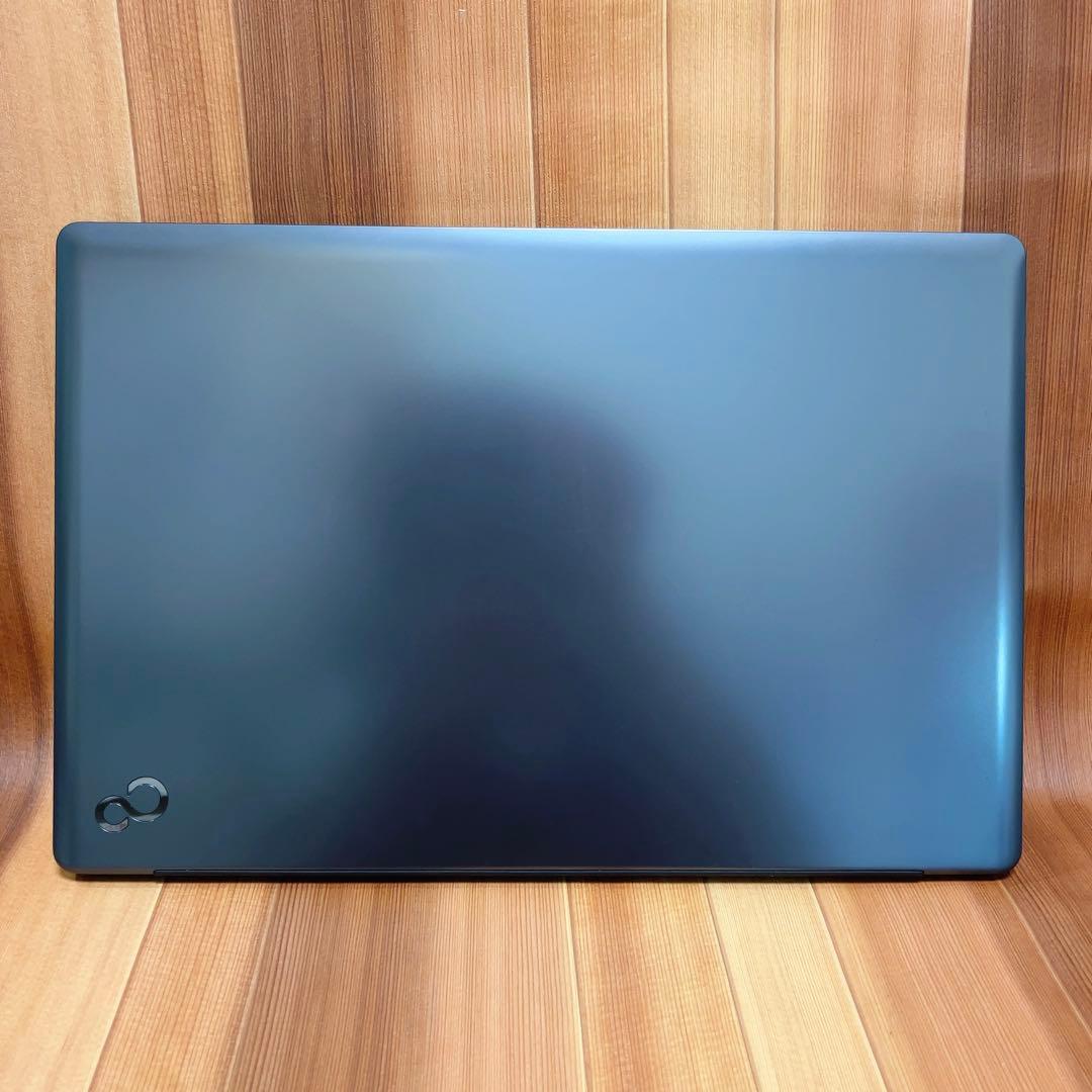 Windowsノート本体 Fujitsu LIFE BOOK MH75/H1 512B 16GB 1072