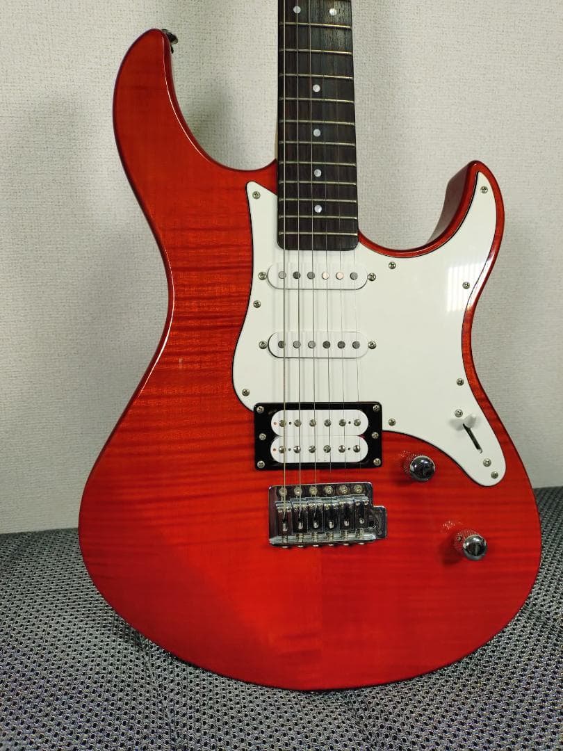 Yamaha PACIFICA 212 ヤマハ パシフィカ エレキギター