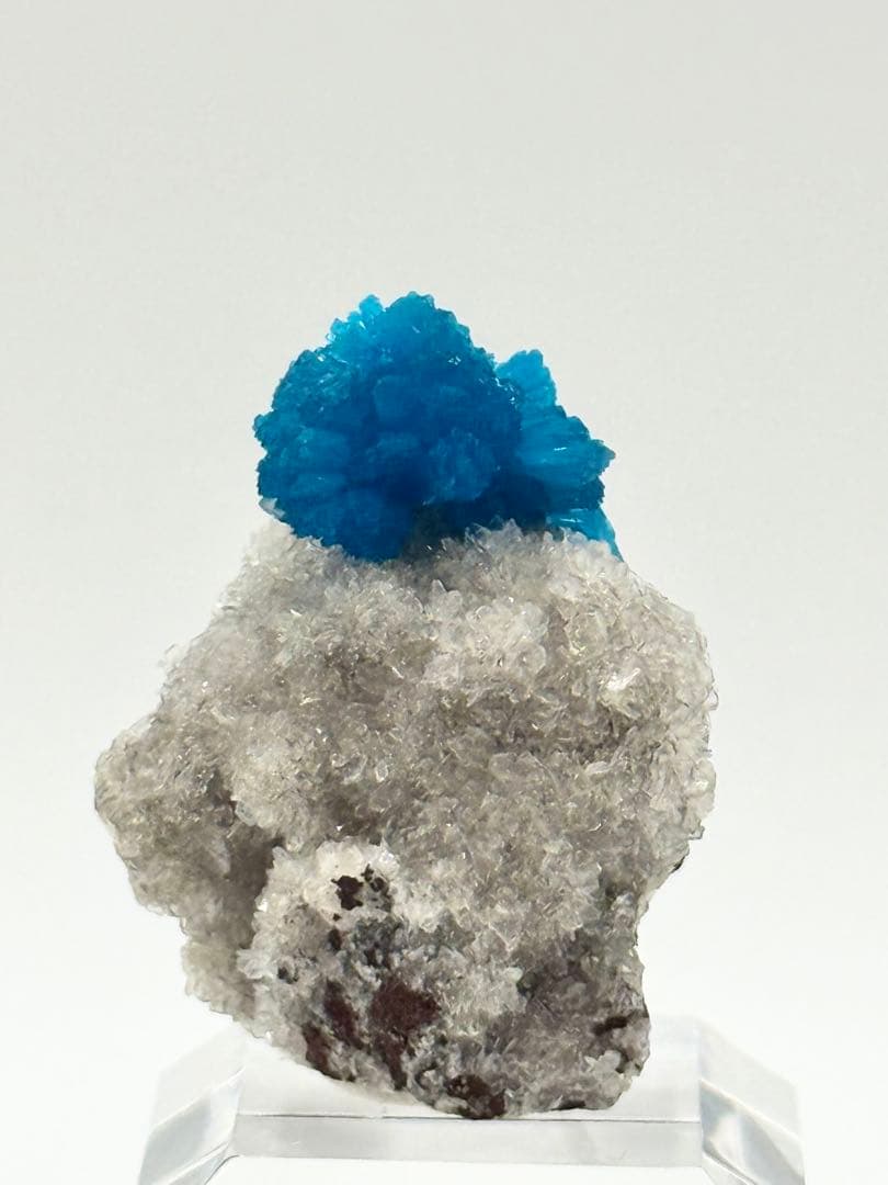 カバンサイト　原石　鉱物標本　ペンタゴナイト　アポフィライト