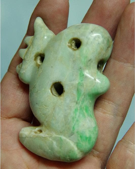 縄文期★伝世重宝縦横貫通多孔超大きな音が鳴る古色風化糸魚川硬玉翡翠製獣形勾玉石笛