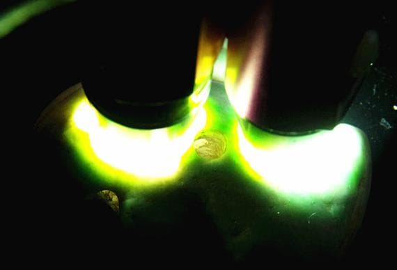 縄文期★伝世重宝縦横貫通多孔超大きな音が鳴る古色風化糸魚川硬玉翡翠製獣形勾玉石笛