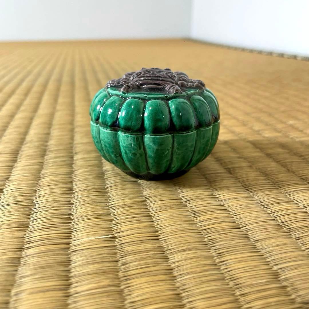 #XG441 陶芸家・中村翠嵐・香合・青交趾・交趾焼・鞠蟹文様・共箱栞布付・香合