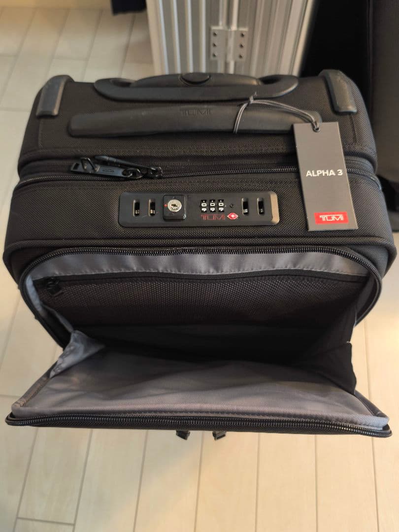 TUMI/ALPHA3/インターナショナル・エクスパンダブル2輪35㍑機内持込