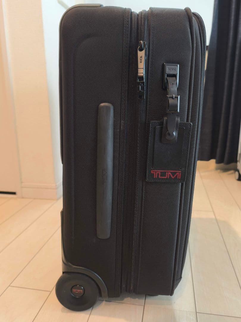 TUMI/ALPHA3/インターナショナル・エクスパンダブル2輪35㍑機内持込