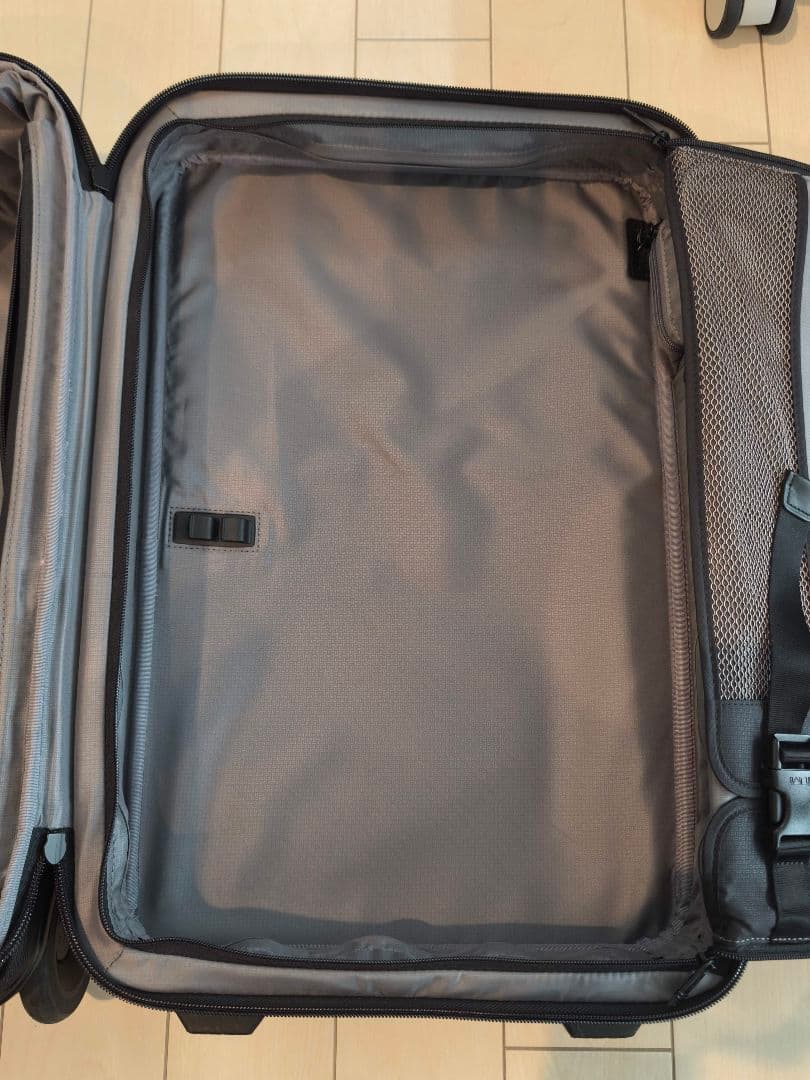 TUMI/ALPHA3/インターナショナル・エクスパンダブル2輪35㍑機内持込