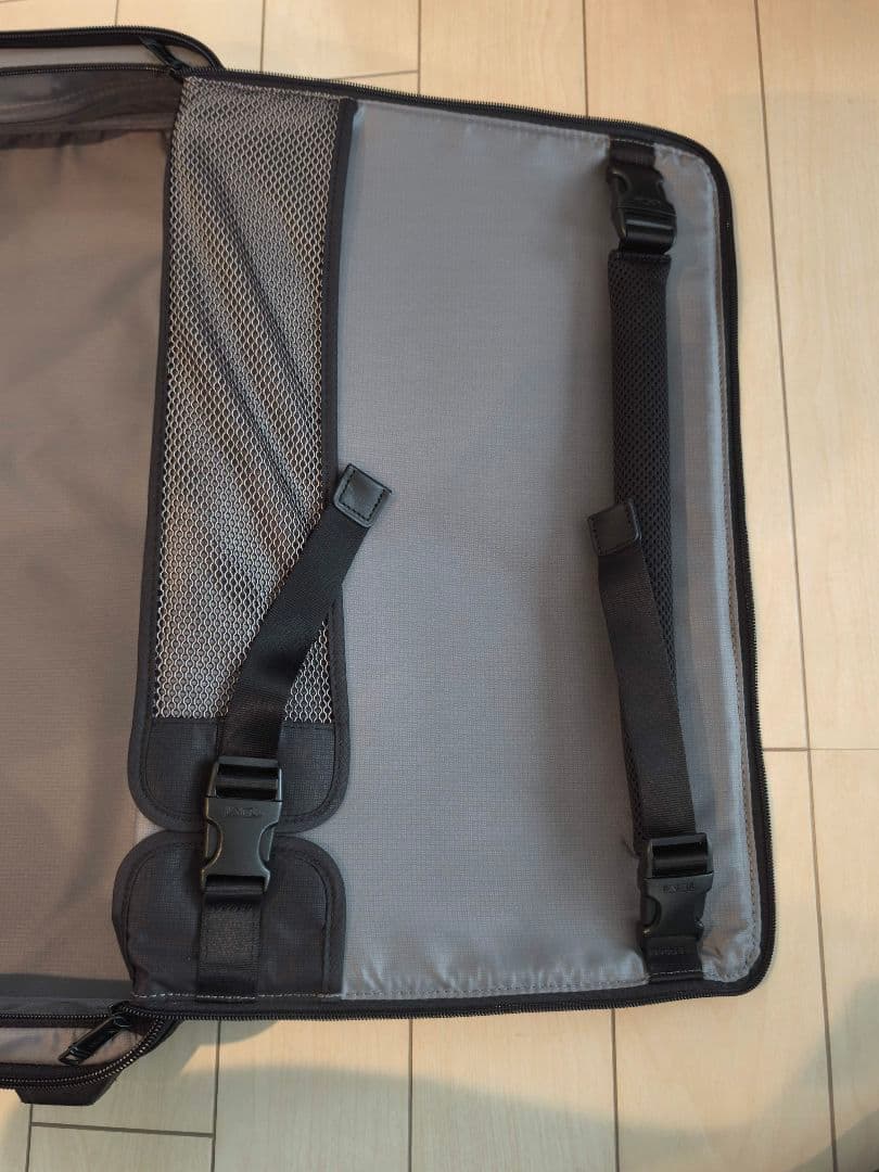 TUMI/ALPHA3/インターナショナル・エクスパンダブル2輪35㍑機内持込