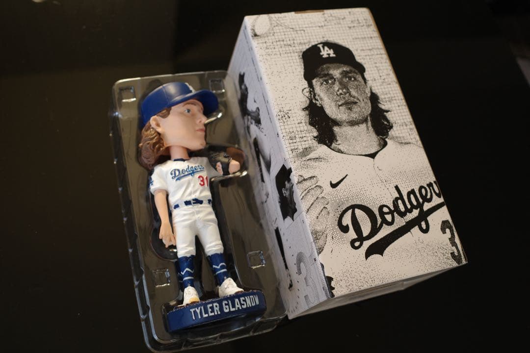 【即日発送・非売品・限定配布】ドジャース グラスノー ボブルヘッド 9/18