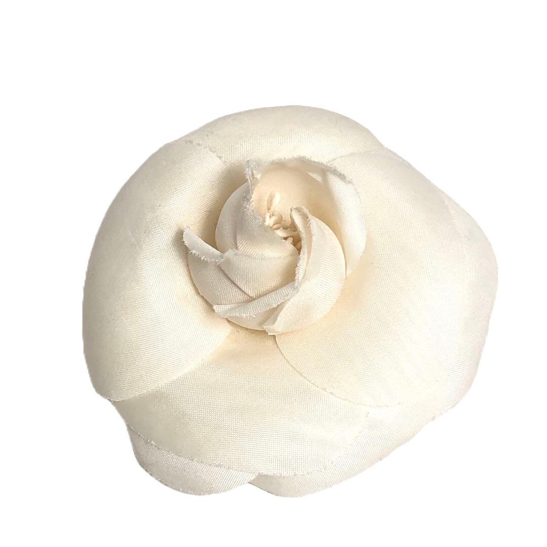 CHANEL シャネル カメリア ブローチ コサージュ ホワイト系 白 コメあり