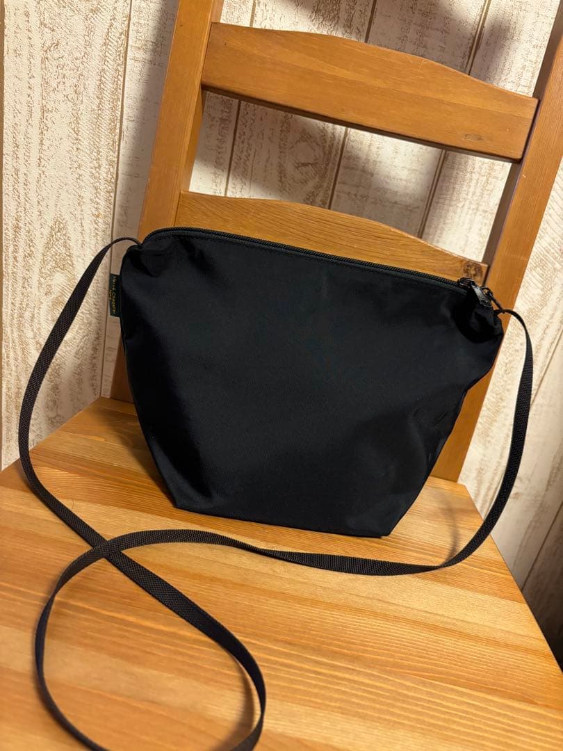 しょうこ　　エルベシャプリエビッグポシェットブラック　ブラウン