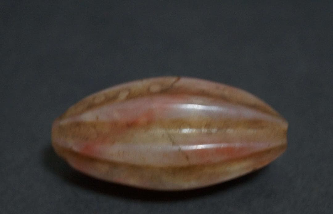 オールドチベット老メノウ瑪瑙 瓜形造形大玉根付 緒締玉 提げ物Dziビーズ