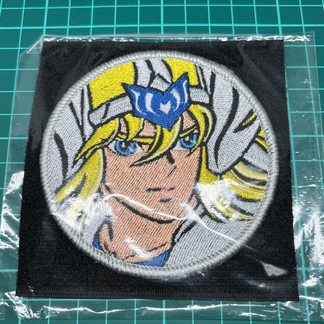 聖闘士星矢 キグナス氷河 刺繍ベルクロパッチ 直径約10cm