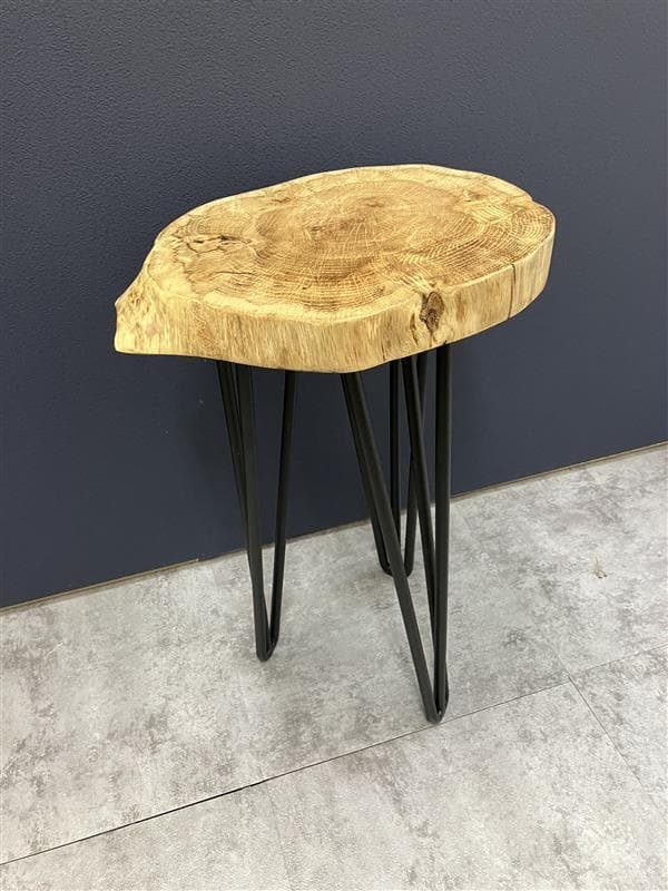 【未来工房】デザインのある一点物　国産コナラ　アイアンスツール　アイアンレッグA