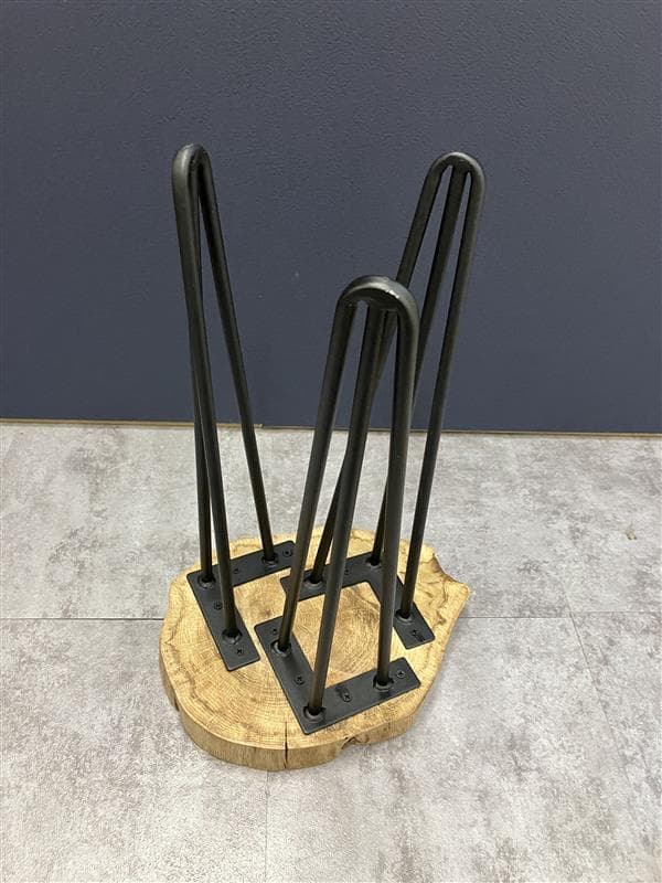 【未来工房】デザインのある一点物　国産コナラ　アイアンスツール　アイアンレッグA