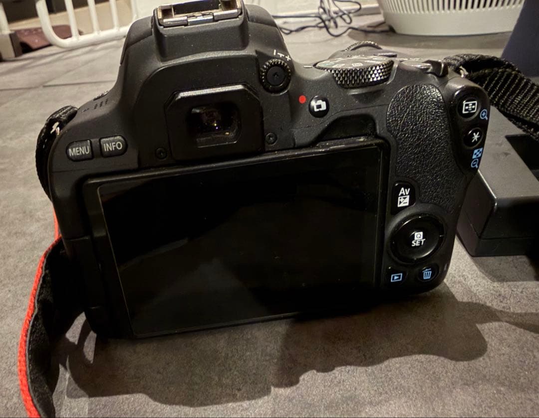 Canon EOS kiss x9 ダブルレンズ