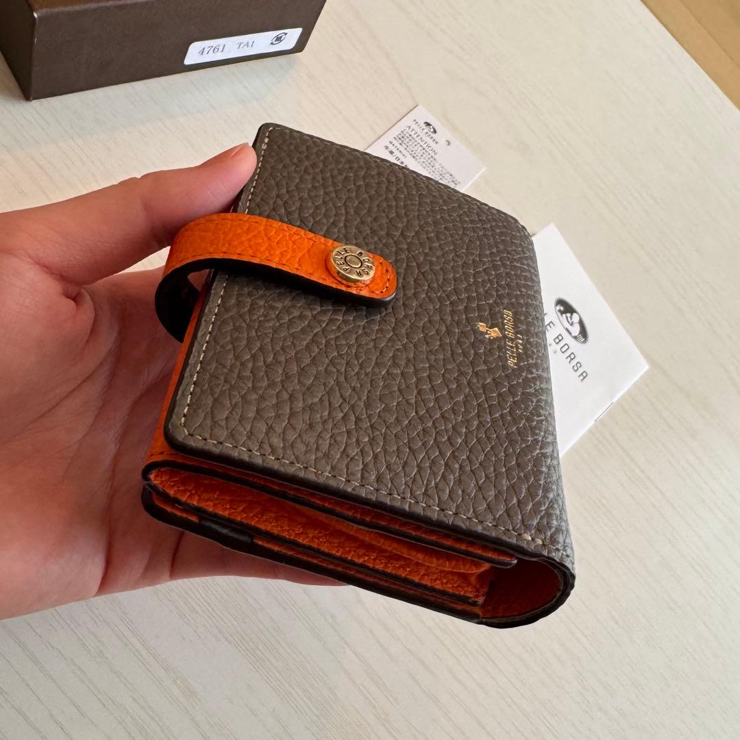 【ほぼ新品】　PELLE BORSA ペレボルサ　 二つ折り財布　トープ