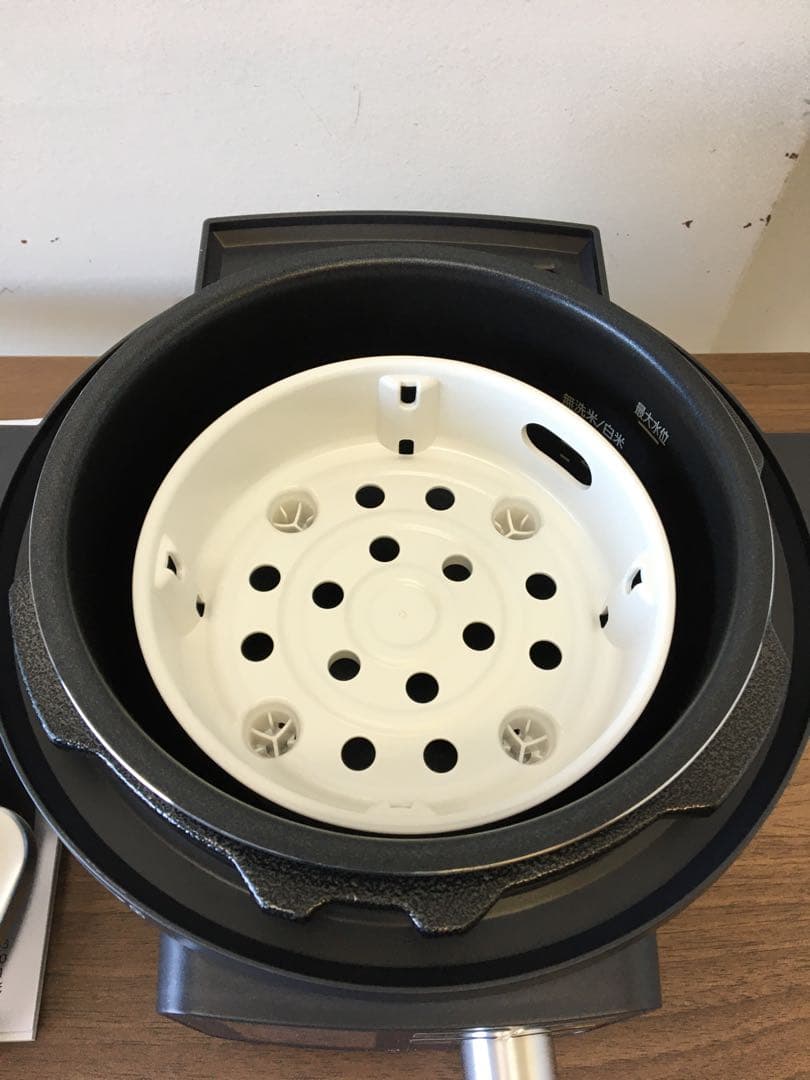 S670 電気圧力なべ　アイリスオーヤマ　未使用品　本日限りのSALEです