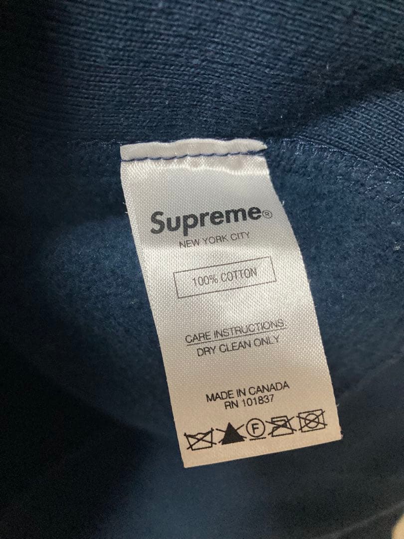 supreme レザーワッペンロゴ　パーカー　シュプリーム