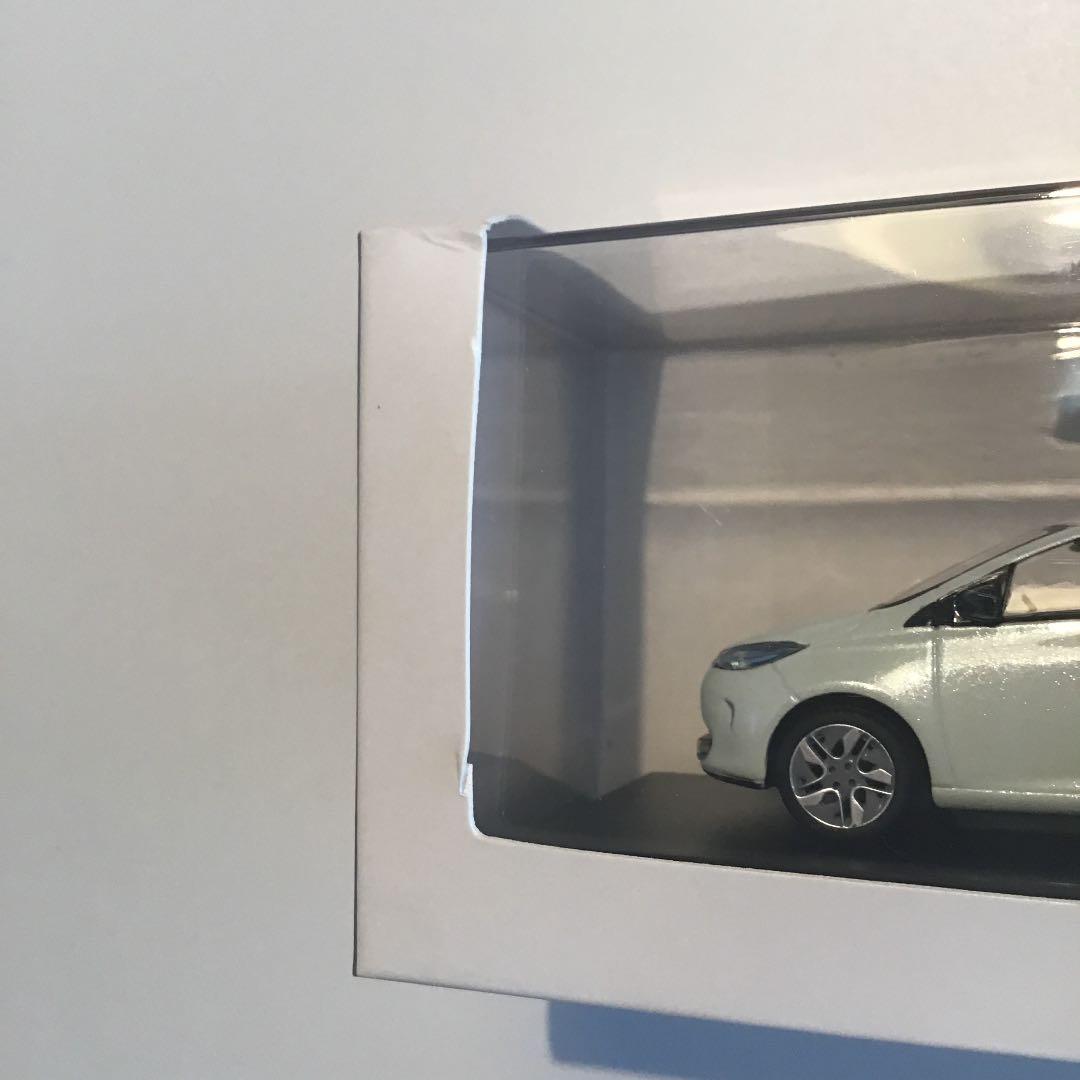 RENAULT ルノー Zoe 1/43 ミニカー