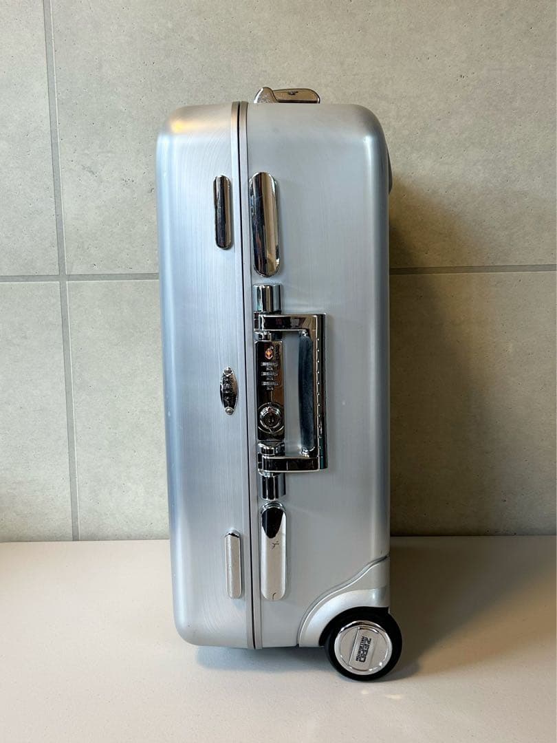 ZERO HALLIBURTON ゼロハリバートン アルミ 2輪キャリーケース