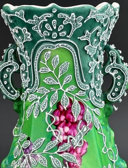 【希少】オールドニッポン 緑地藤紋一陳盛り花瓶 アールヌーボー様式 盛上げ 花器