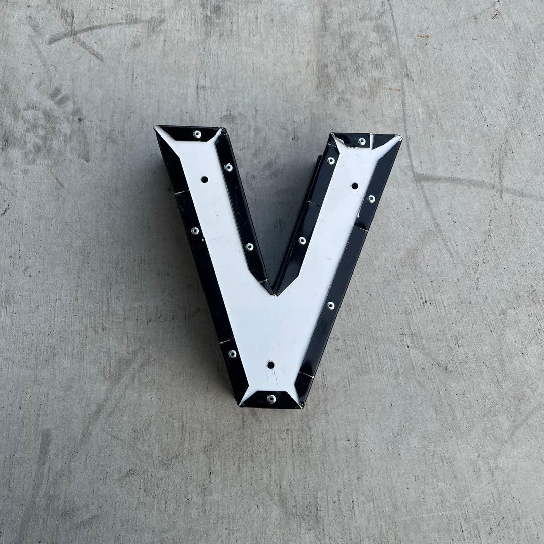 V 看板 アルファベット レターサイン 文字 アメリカ ビンテージ アンティーク