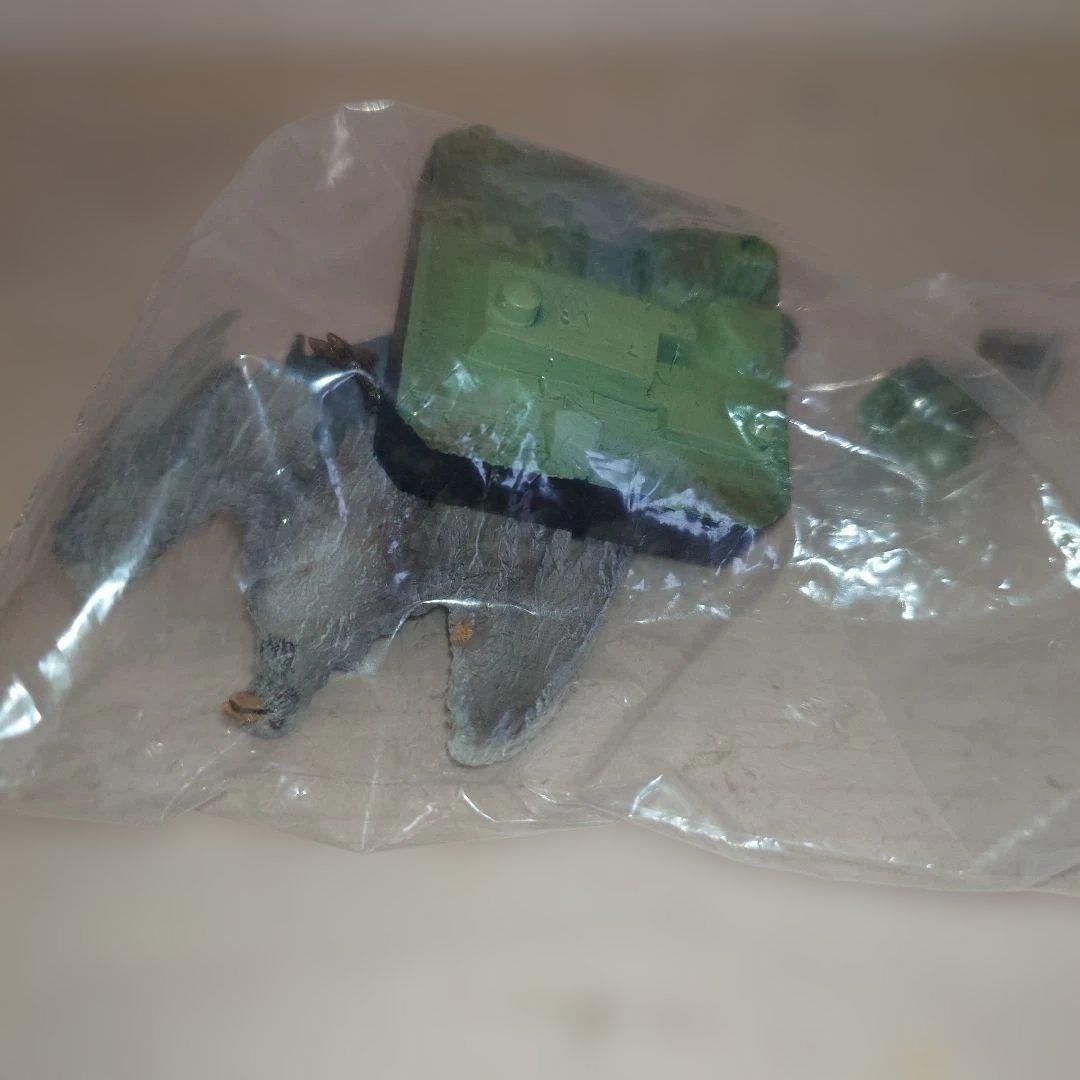 ウルトラ怪獣名鑑【鳥を見た】カラー＆モノクロ2個セット　未開封　箱なし