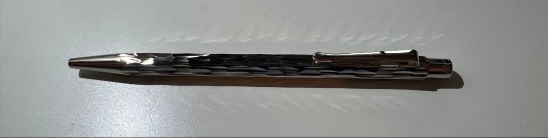 【黒鉛の「.」の部分 】カランダッシュ エクリドールベネシアンボールペン