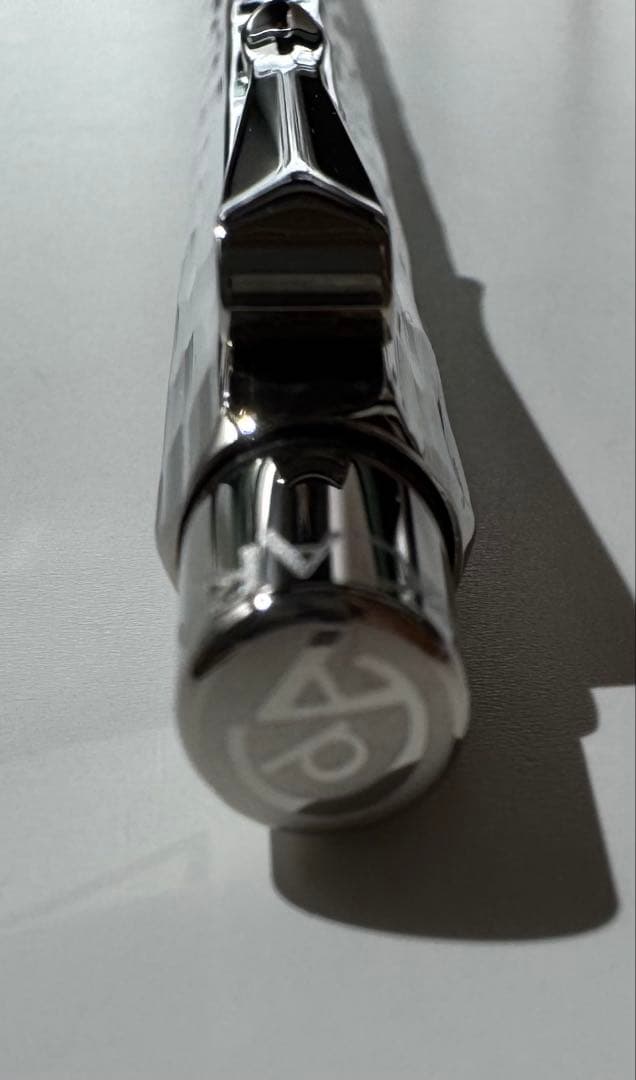 【黒鉛の「.」の部分 】カランダッシュ エクリドールベネシアンボールペン