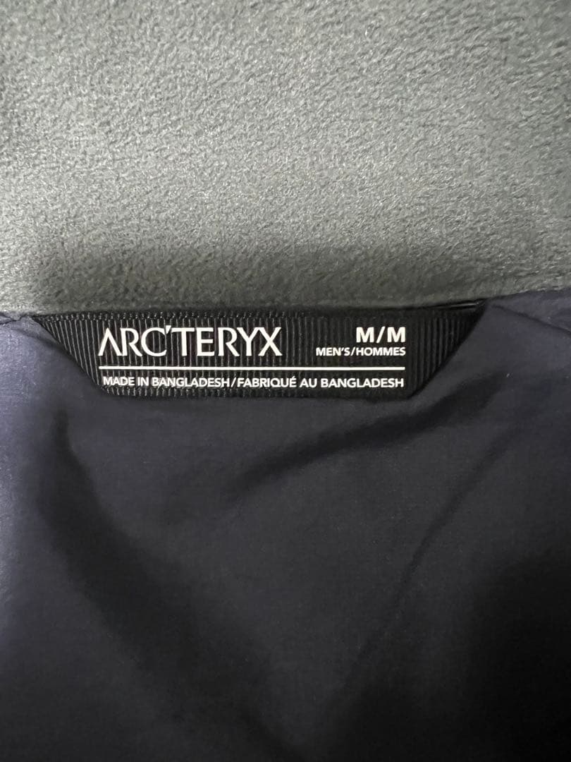 トップス ARC'TERYX Atom Vest M Black Sapphire