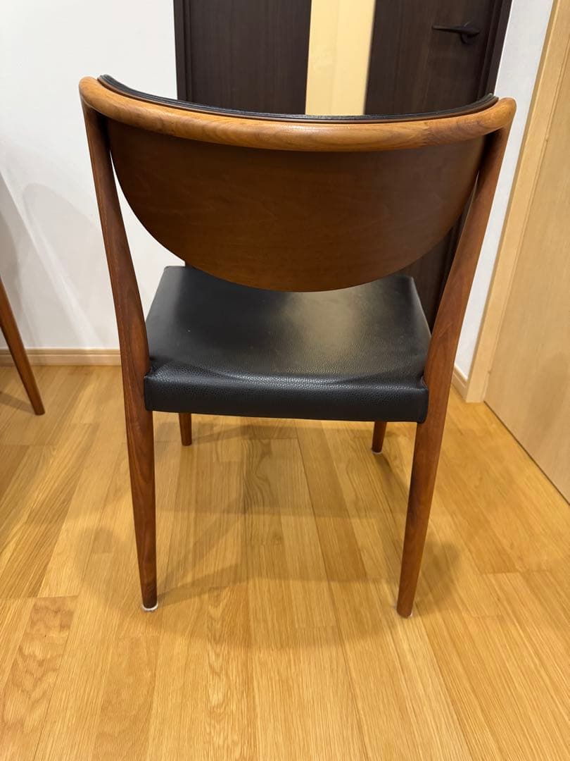 ダイニングテーブルと椅子4脚セット(Ritzwell QX Table)