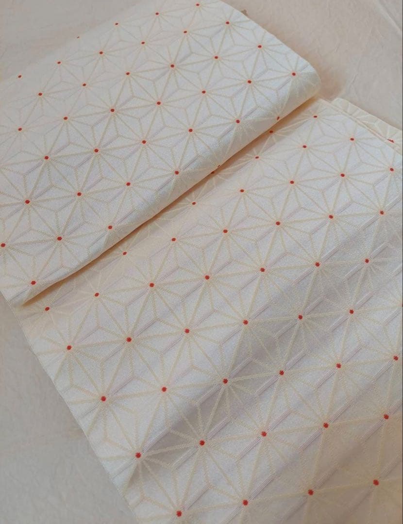 美品☆高級・正絹・帯・冬帯・袋帯☆麻の葉紋様☆博多織☆真珠色×赤☆上品な華やかさ