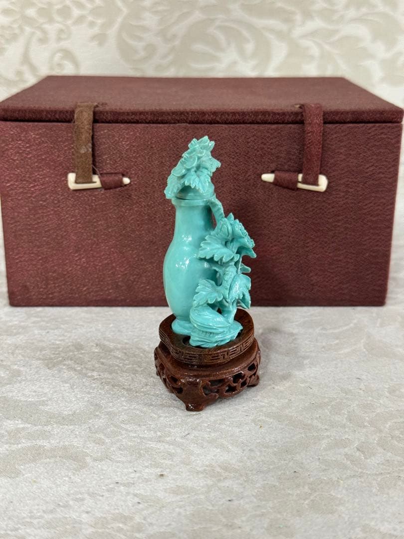 中国骨董　美術品　緑松石　彫刻　飾り物　木製台座付き