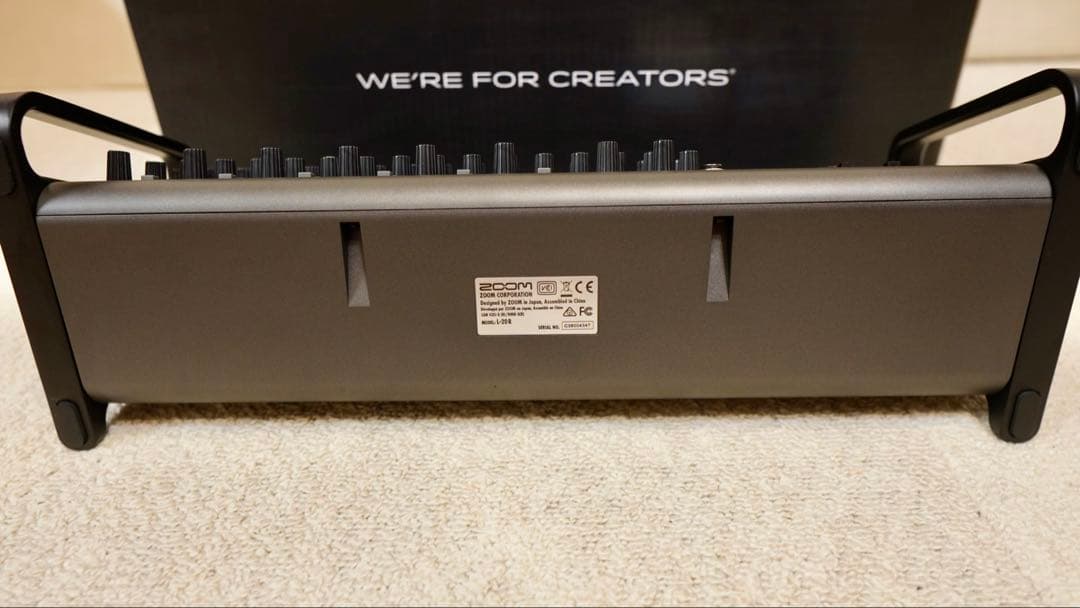 ZOOM LiveTrak L-20R デジタルミキサー　付属品元箱完備