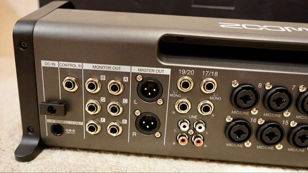 ZOOM LiveTrak L-20R デジタルミキサー　付属品元箱完備