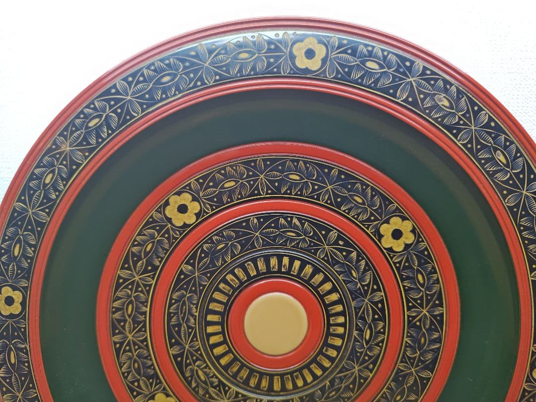 送料込【逢絢亭】茶道具 菓子器 山中塗 独楽蒔絵 裏千家書付 木製 共箱入り