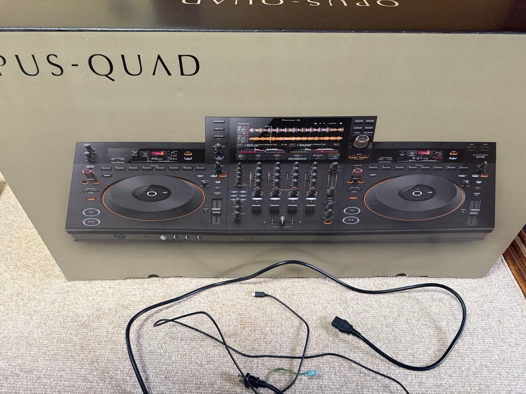 OPUS-QUAD DJコントローラー