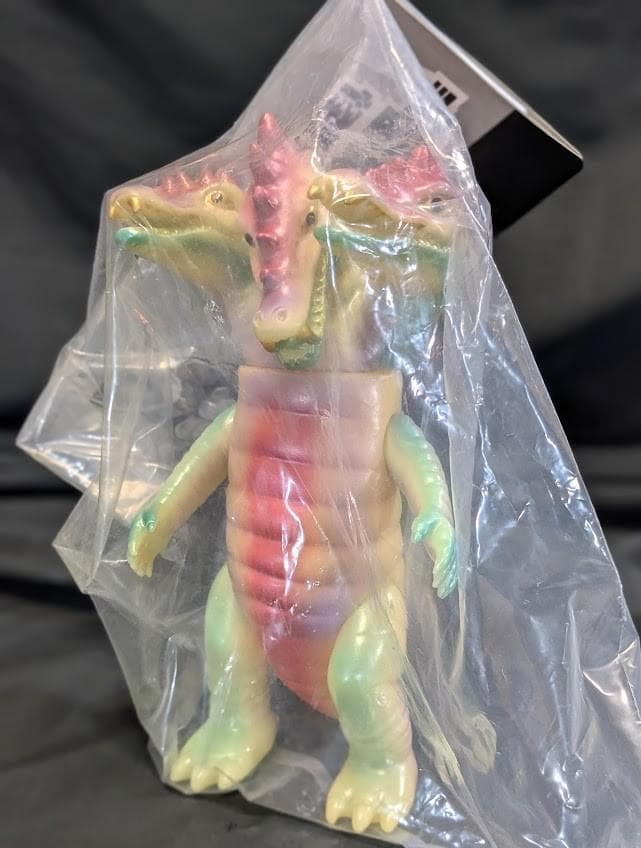 三つ首竜「スペクトルマン」登場怪獣（マスダヤ復刻）蓄光版ソフビフィギュア未開封
