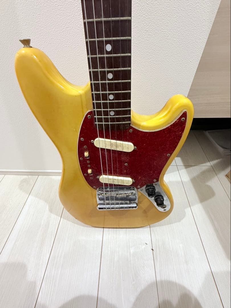 ギター　fender MUSTANG